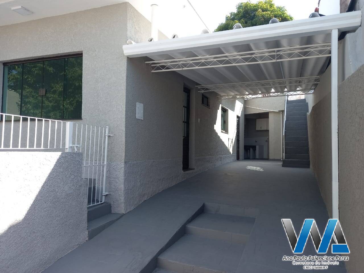 Casa à venda com 2 quartos, 115m² - Foto 2