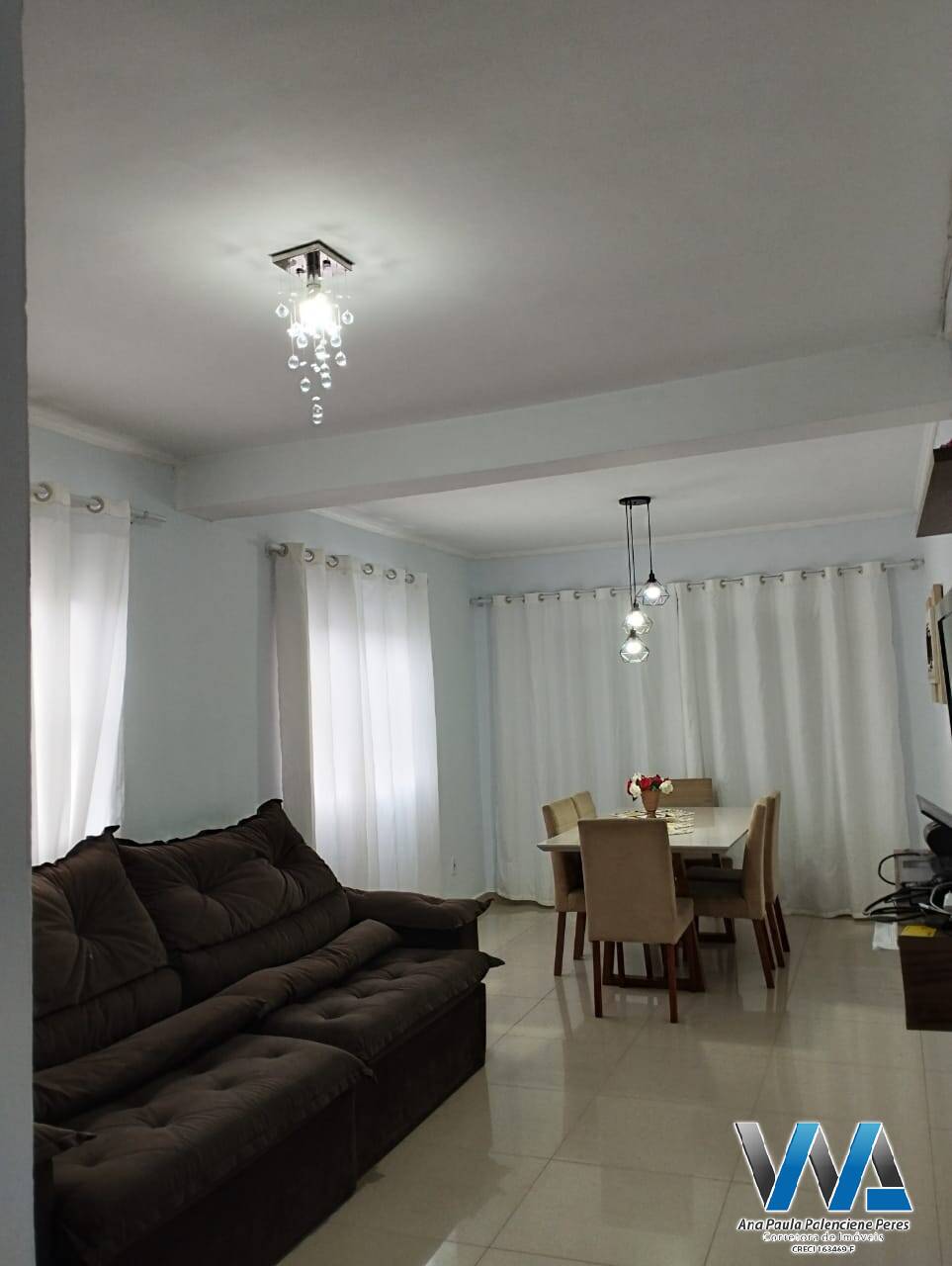 Casa à venda com 3 quartos, 140m² - Foto 1