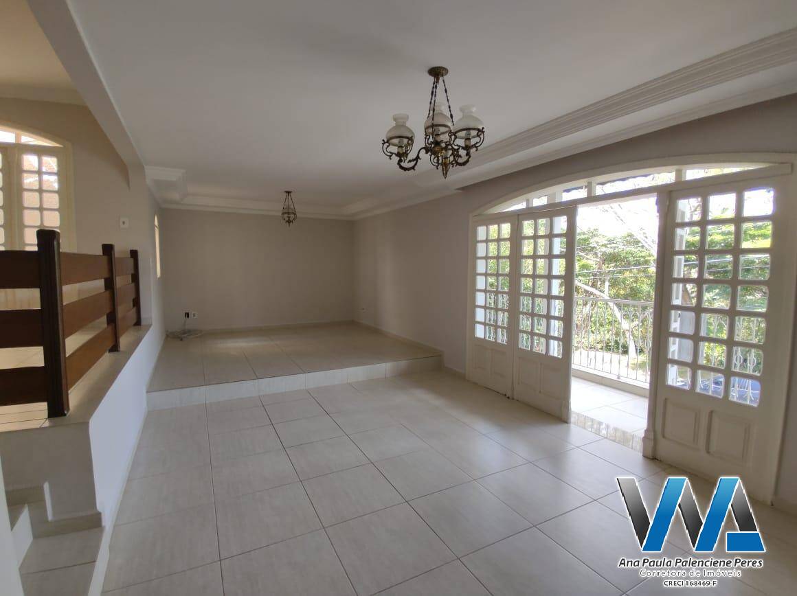 Casa à venda com 3 quartos, 250m² - Foto 4