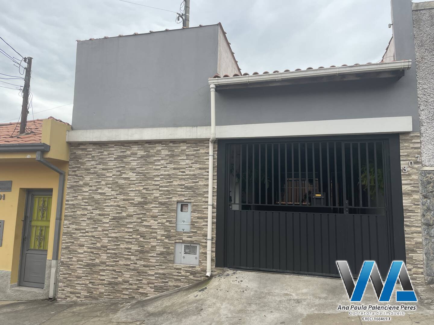 Casa à venda com 3 quartos, 115m² - Foto 1