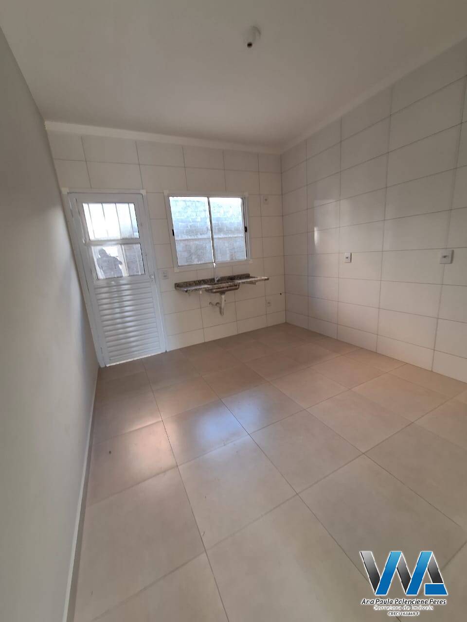 Casa à venda com 2 quartos, 65m² - Foto 3