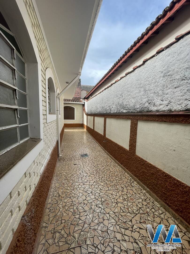 Casa para alugar com 5 quartos, 250m² - Foto 19