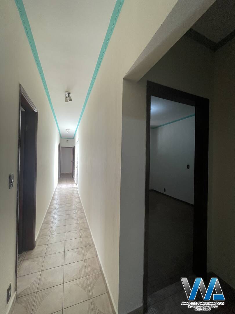 Casa para alugar com 5 quartos, 250m² - Foto 15