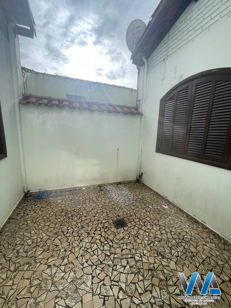 Casa para alugar com 5 quartos, 250m² - Foto 16