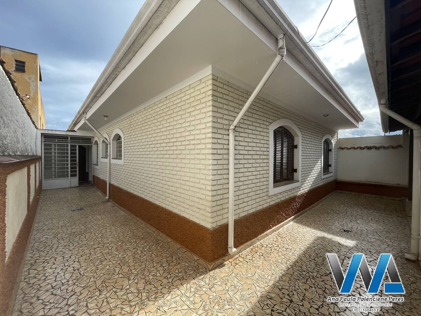 Casa para alugar com 5 quartos, 250m² - Foto 20